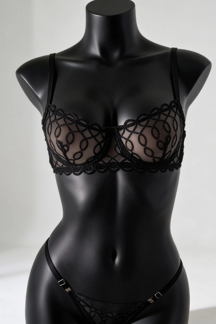 #636 - Siyah T&uuml;l İşlemeli Bralet ve String K&uuml;lot Takımı